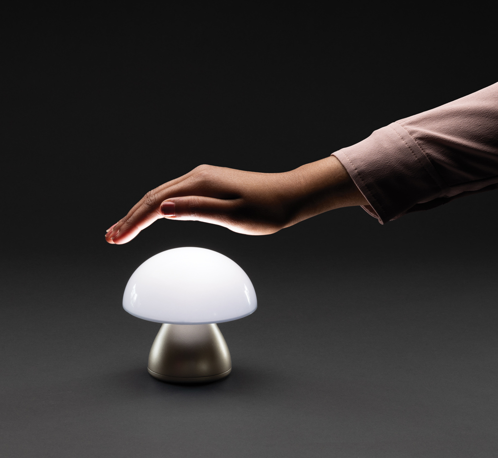Luming wiederaufladbare USB-Tischlampe aus RCS Kunststoff
