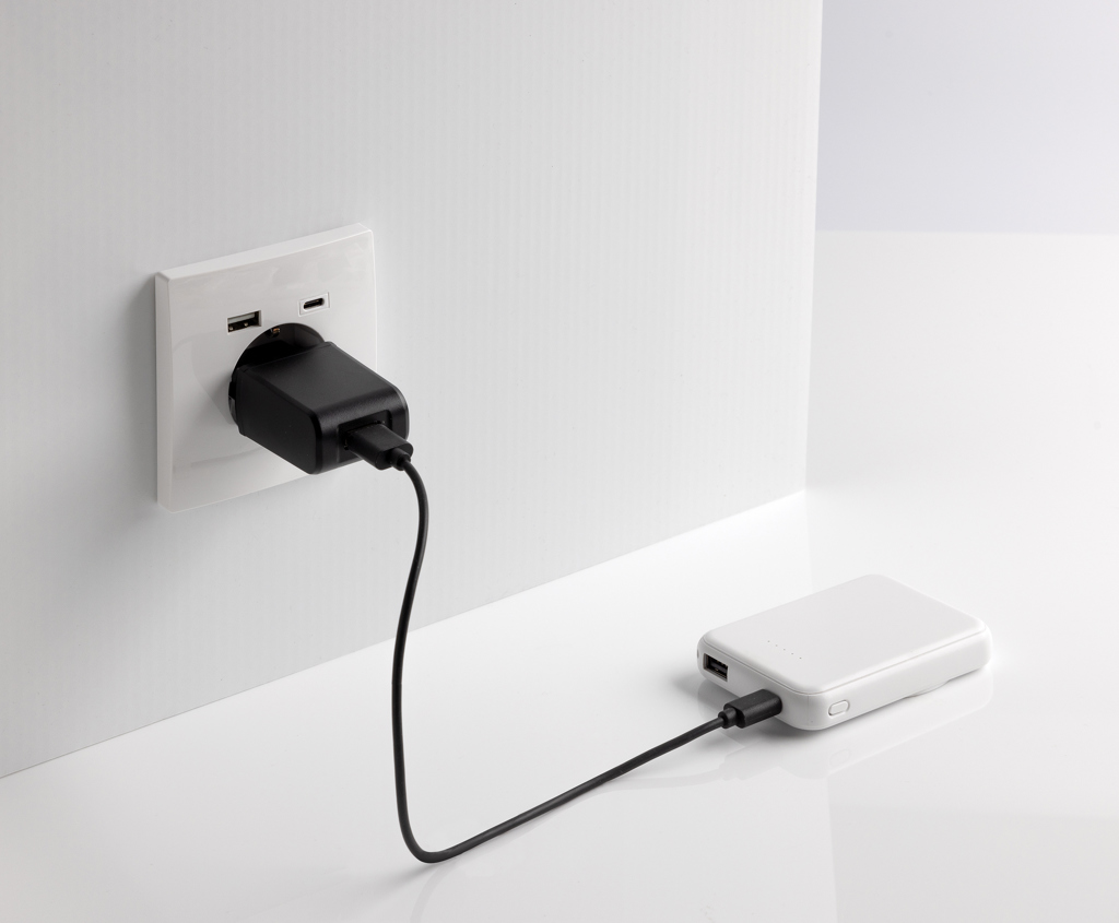 Stellar 5.000mAh 5W magnetische Powerbank aus RCS rec. ABS
