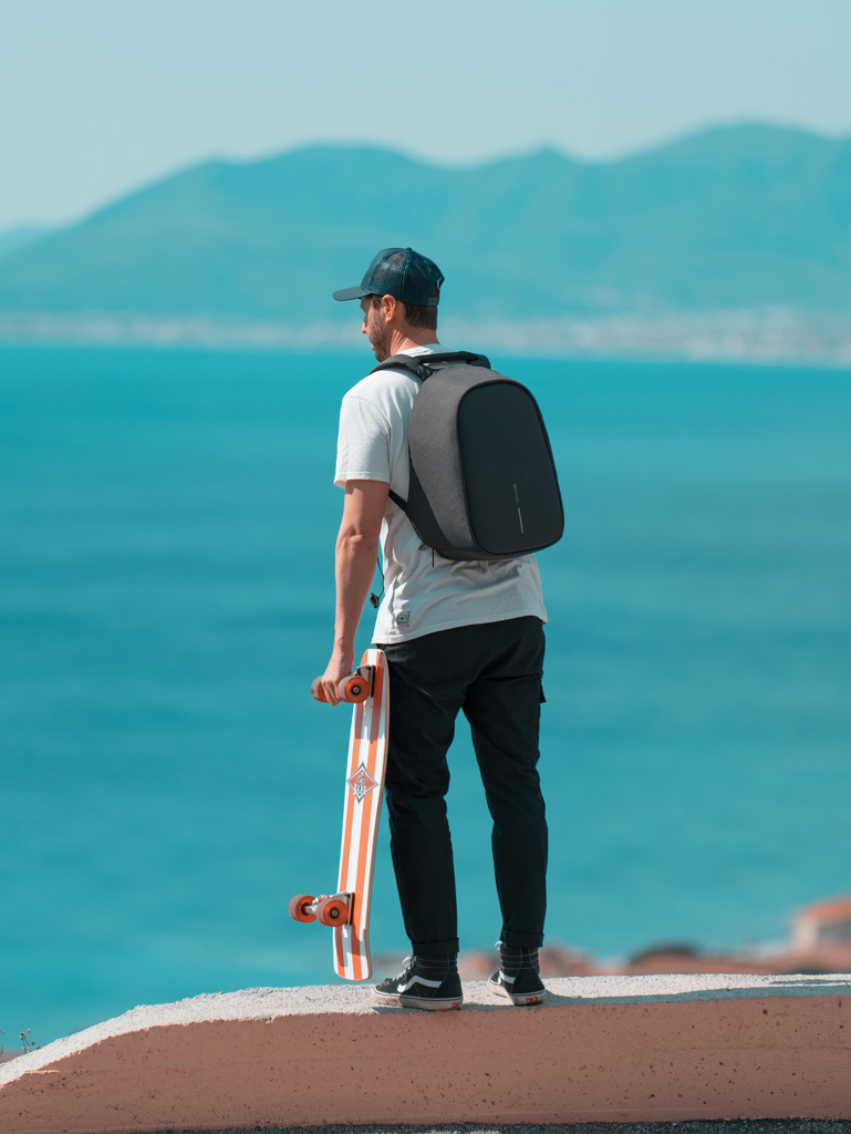 Bobby Hero Small Anti-Diebstahl-Rucksack