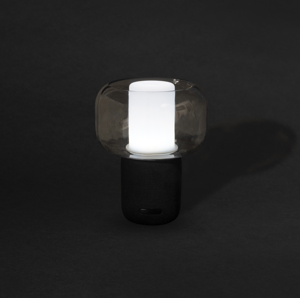 Lux 10W Lautsprecherlampe aus RCS recyceltem Kunststoff