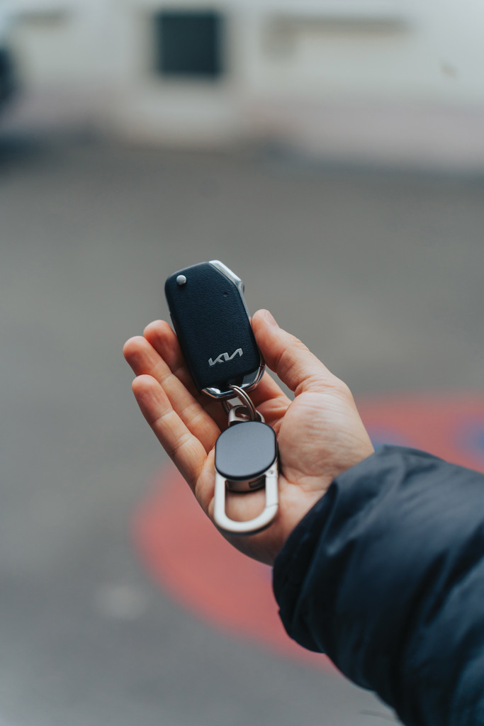 Schlüsselanhänger Keyfinder mit weltweiter Ortung und USB-C