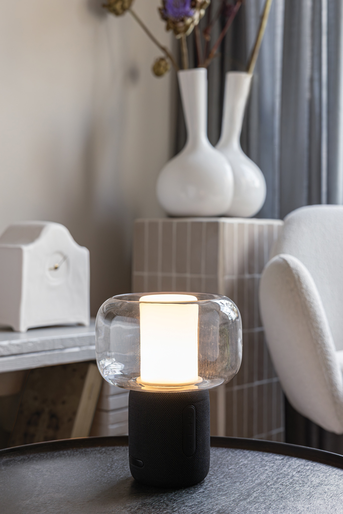 Lux 10W Lautsprecherlampe aus RCS recyceltem Kunststoff