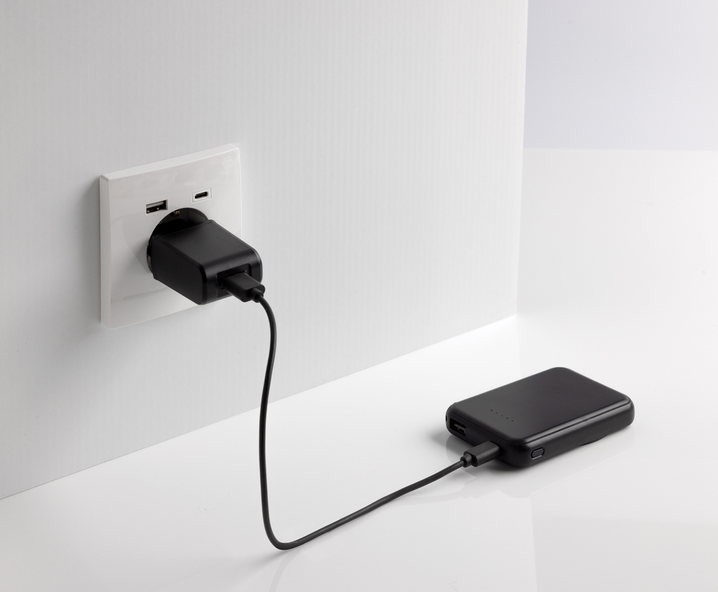 Stellar 5.000mAh 5W magnetische Powerbank aus RCS rec. ABS