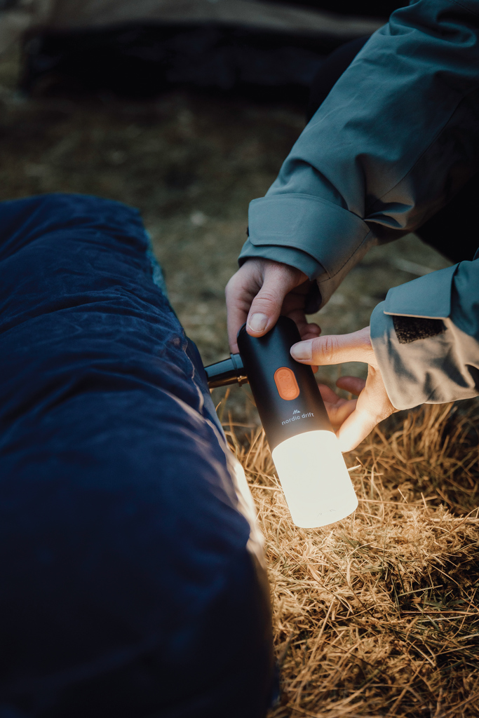 Nordic Drift Titan 2-in-1-Luftpumpe und Campinglampe