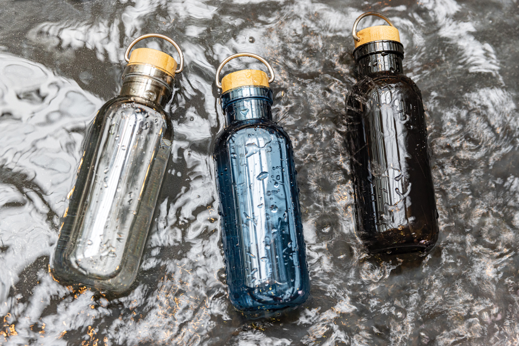 RCS rPET Flasche with Bambusdeckel und Griff