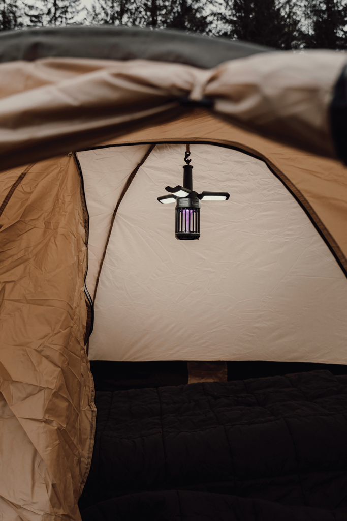 Nordic Drift Titan tragbare Campinglampe mit Mückenschutz