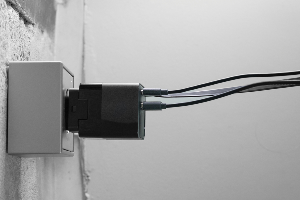Urban Vitamin Mendocino 65W GaN-Charger mit einziehb. Kabel