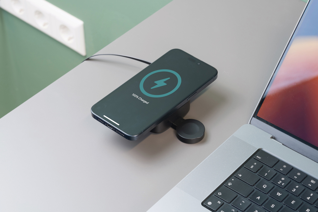 Urban Vitamin Goleta 2-in-1 15W Magnetic Wireless Charger