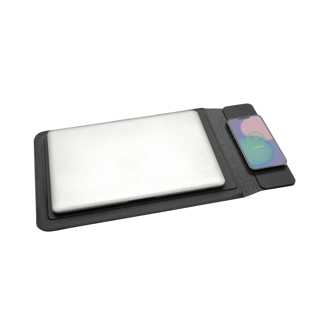 Swiss Peak magnet. 15,6" Laptop-Sleeve mit 15W Ladefunktion
