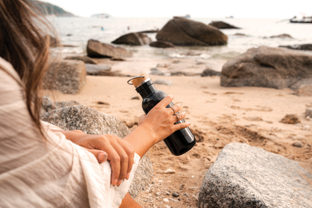 RCS rPET Flasche with Bambusdeckel und Griff