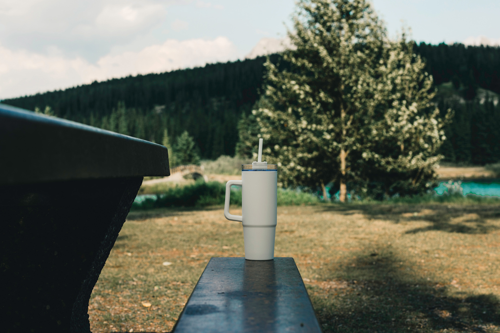 Tana Becher aus RCS recyceltem Kunststoff mit Griff 750ml