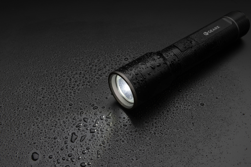 Heavy-Duty USB-Taschenlampe aus RCS recyceltem Aluminium