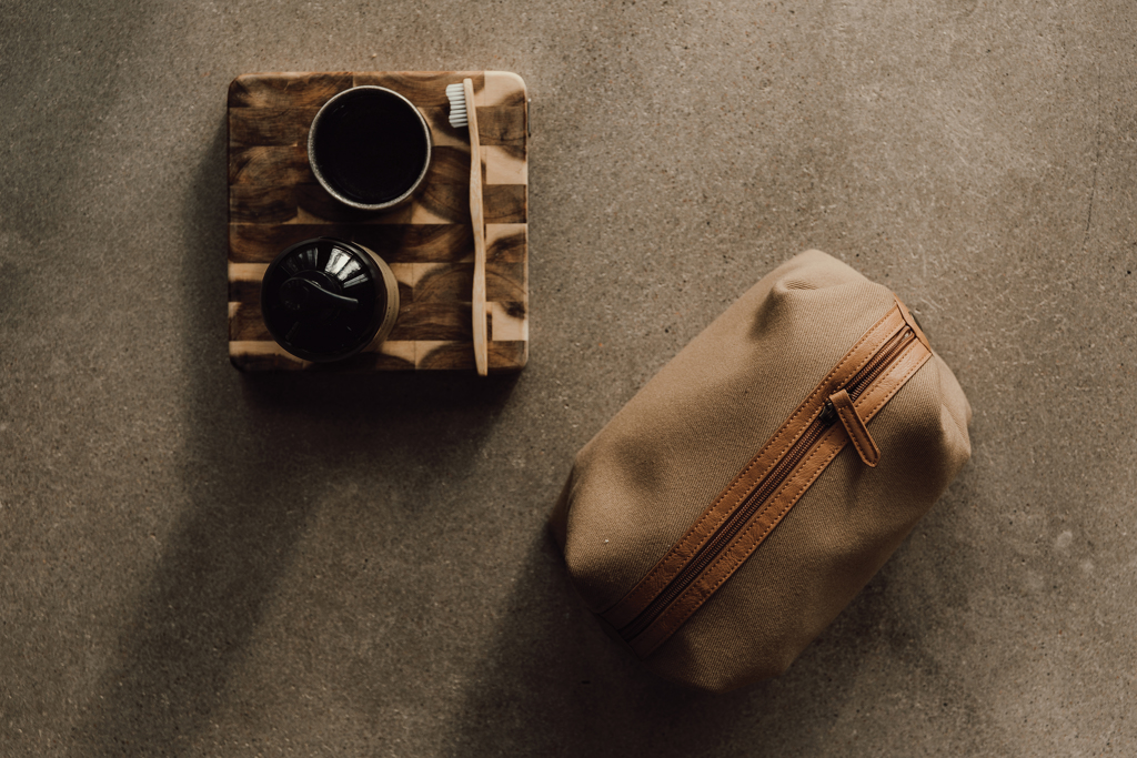 VINGA Sloane Kulturtasche aus RCS recyceltem Polyester