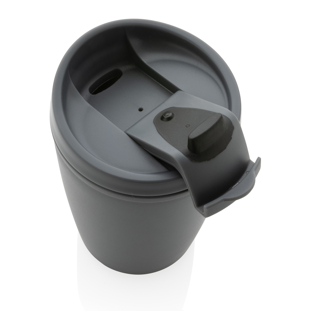 GRS recycelter PP-Becher mit Flip-Deckel