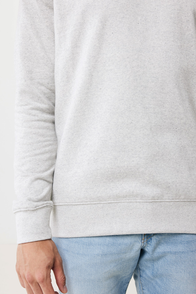 IQONIQ Denali ungefärbt. Rundhals-Sweater aus recycelter BW